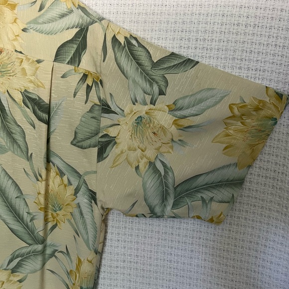 Tommy Bahama Floral Button Up - Picture 6 of 6